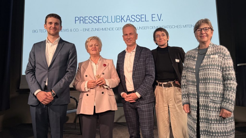 Big Tech, Fake News & Co. – eine zunehmende Gefahr für unser demokratisches Miteinander?